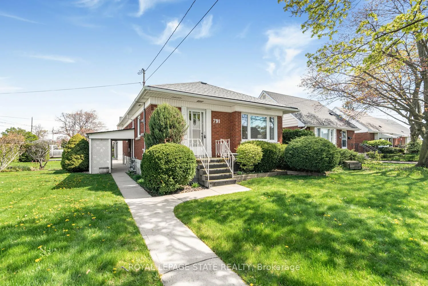 Photo 5 of 791 Brucedale Avenue E, Hamilton, Raleigh — HOMEH