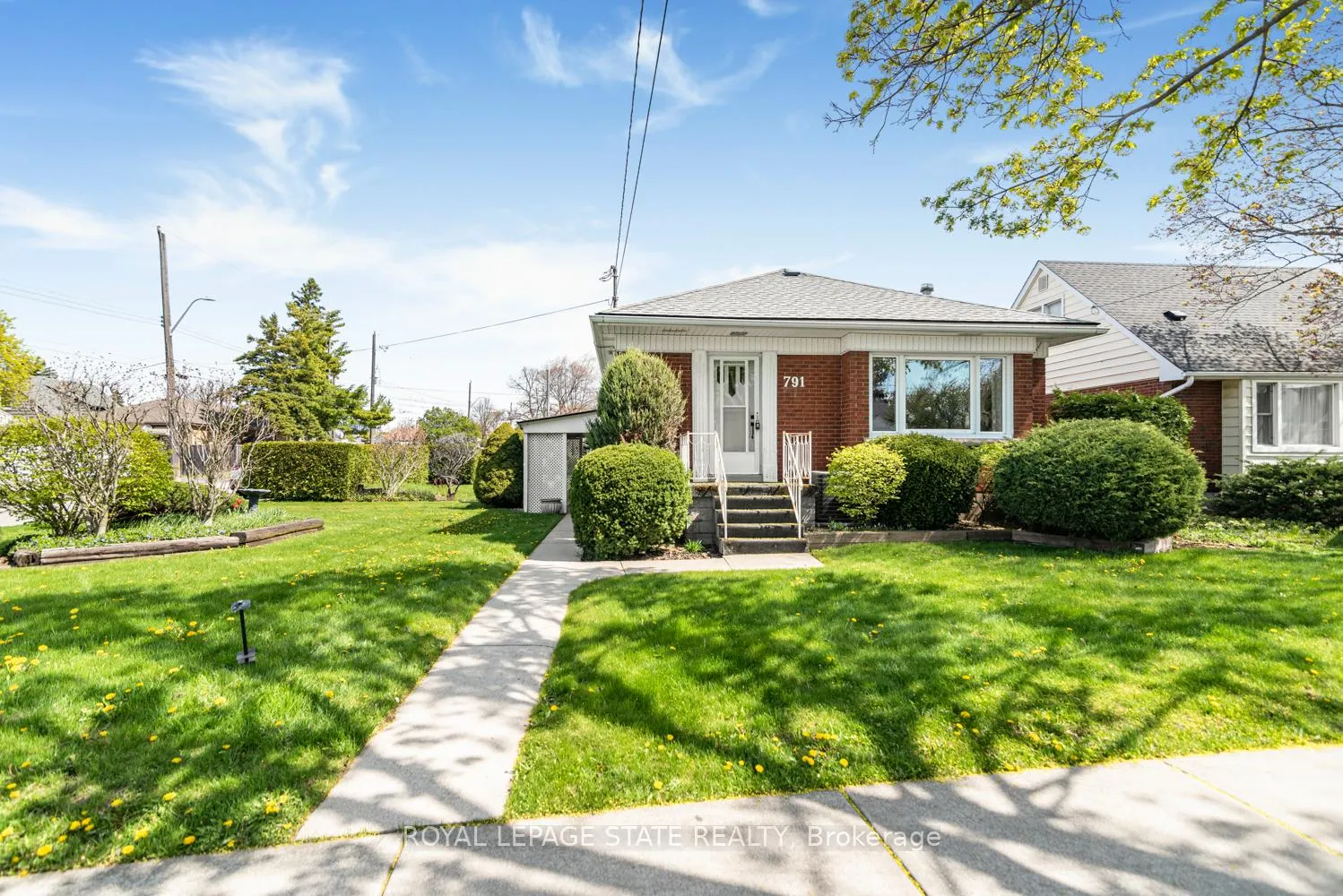 Photo 6 of 791 Brucedale Avenue E, Hamilton, Raleigh — HOMEH