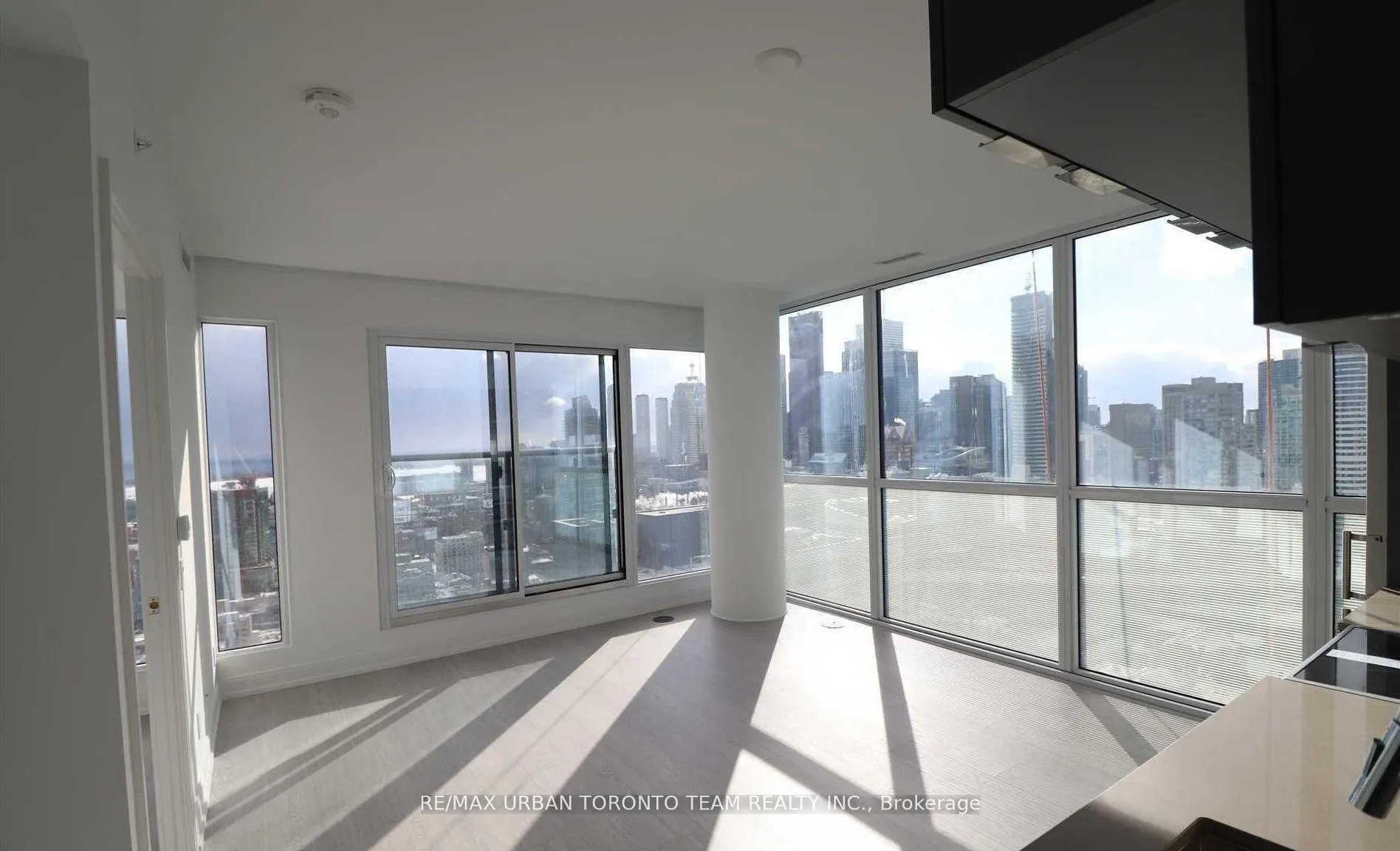 Photo 9 of Unit 4210, 181 Dundas Street E, Toronto, Church-Yonge Corridor — HOMEH