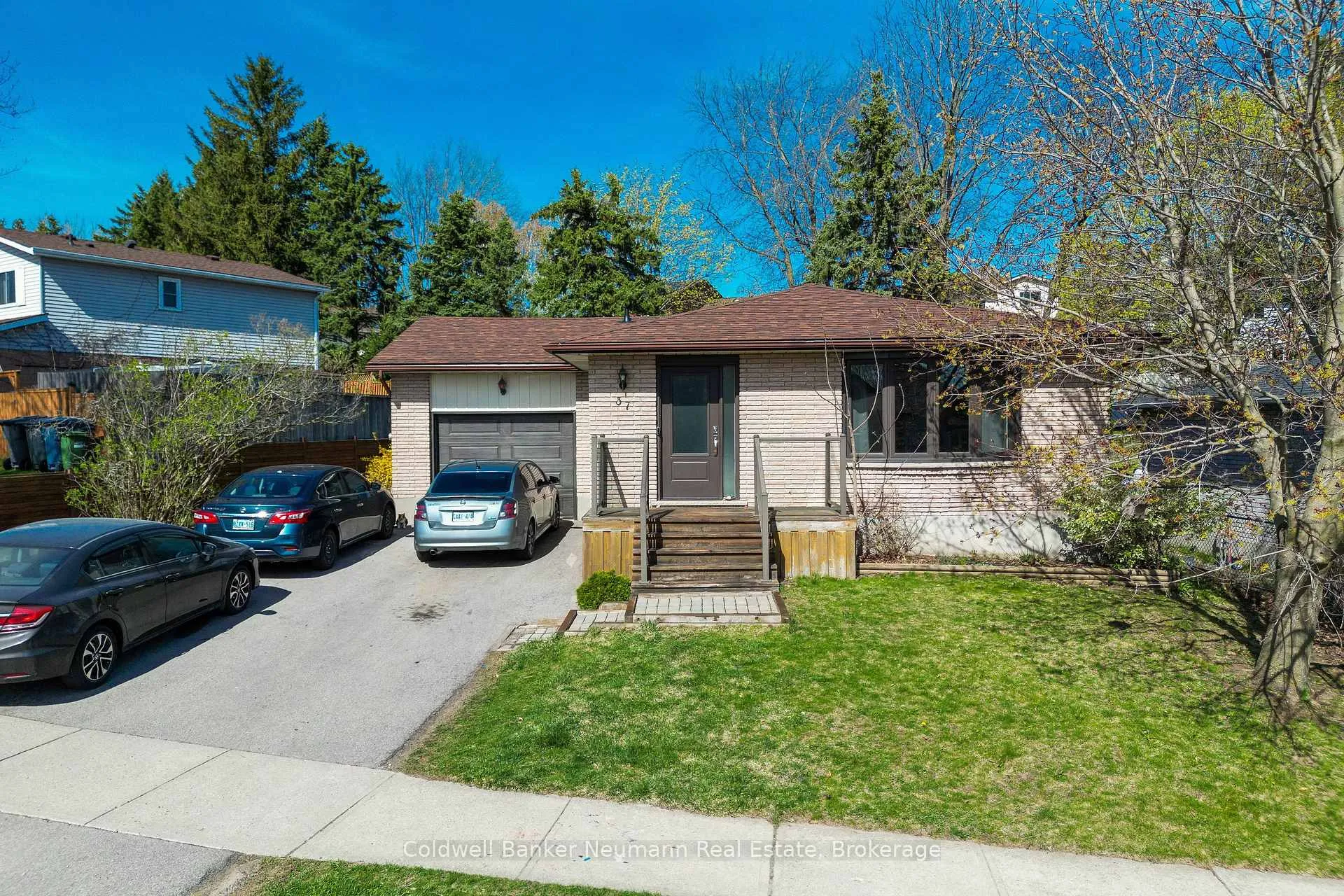 Photo 2 of Unit Upper, 37 Dunhill Crescent, Guelph, Willow West/Sugarbush/West Acres — HOMEH