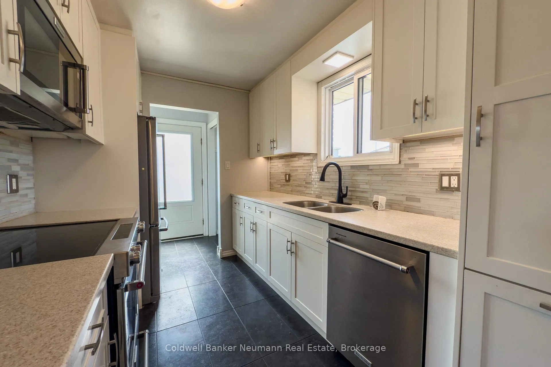 Photo 6 of Unit Upper, 37 Dunhill Crescent, Guelph, Willow West/Sugarbush/West Acres — HOMEH
