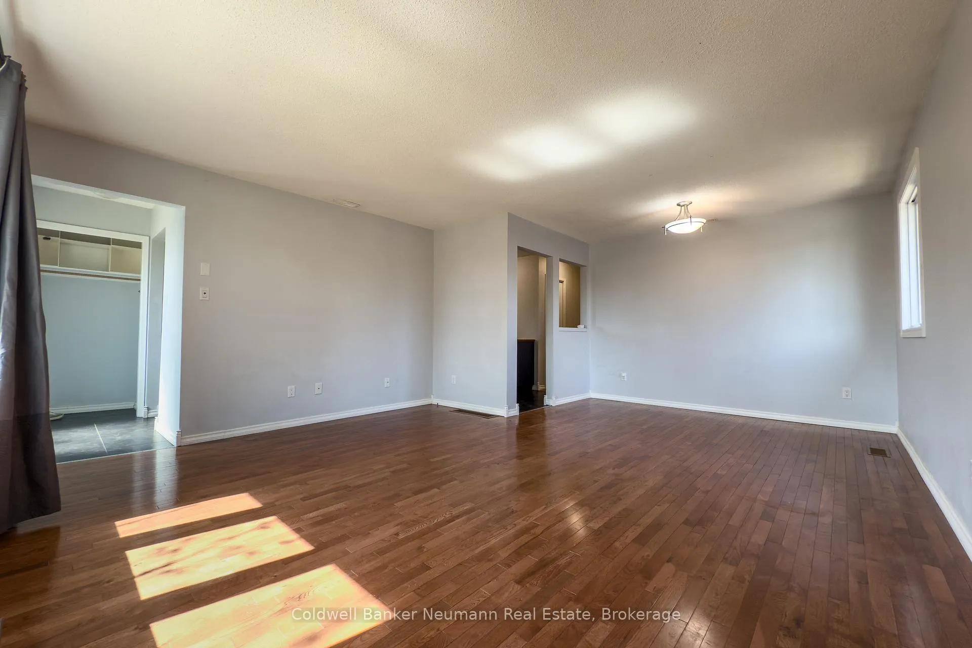 Photo 9 of Unit Upper, 37 Dunhill Crescent, Guelph, Willow West/Sugarbush/West Acres — HOMEH