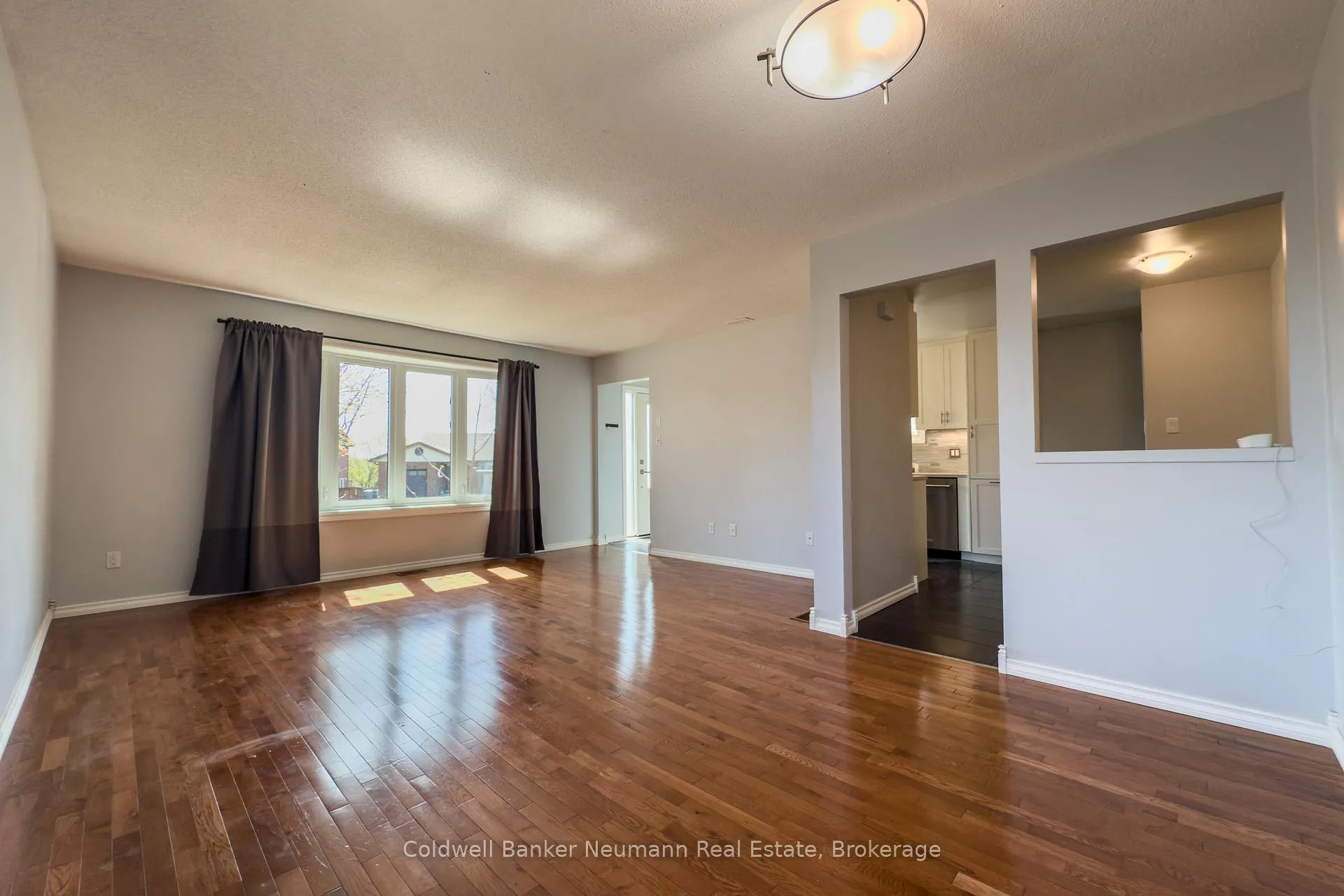 Photo 10 of Unit Upper, 37 Dunhill Crescent, Guelph, Willow West/Sugarbush/West Acres — HOMEH