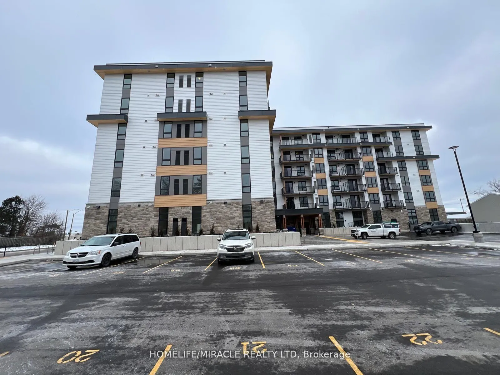 Photo 6 of Unit 111, 101 Golden Eagle Road, Waterloo, North Lakeshore — HOMEH