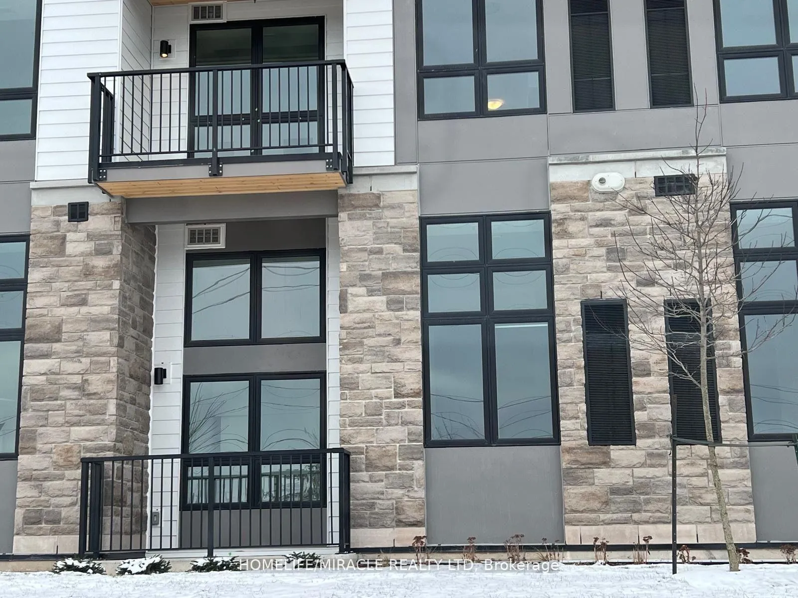 Photo 8 of Unit 111, 101 Golden Eagle Road, Waterloo, North Lakeshore — HOMEH