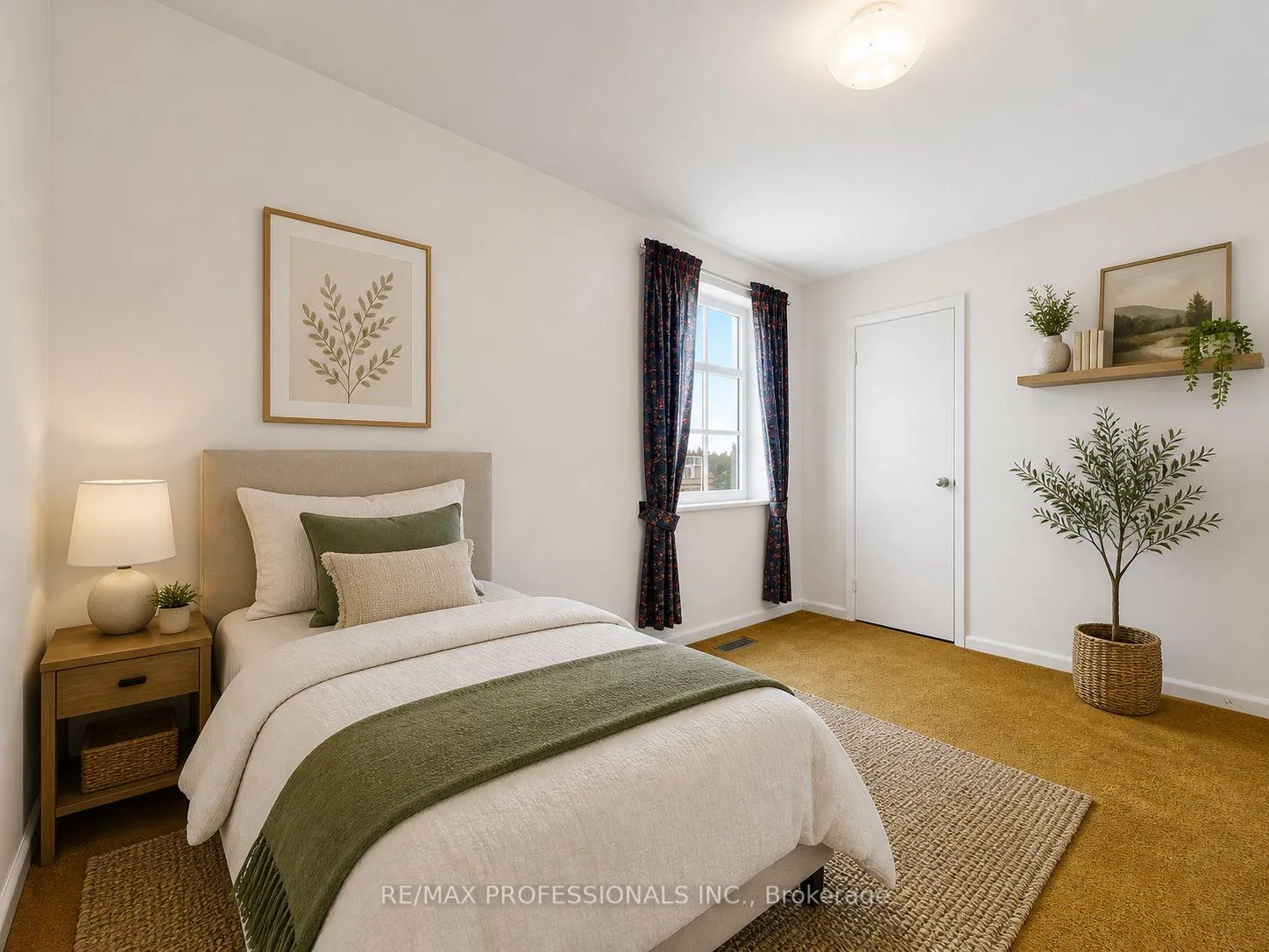 Photo 9 of 26 Henley Crescent, Etobicoke, Rexdale-Kipling — HOMEH