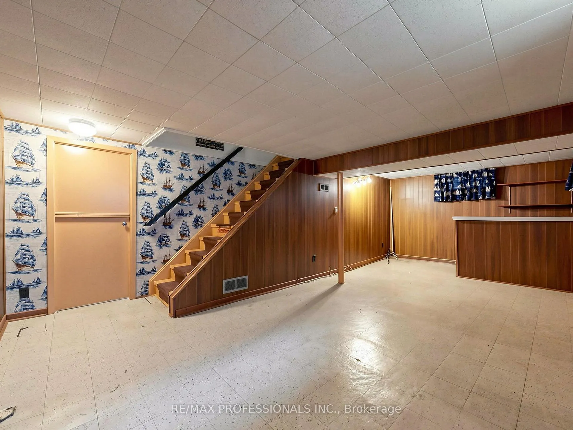 Photo 23 of 26 Henley Crescent, Etobicoke, Rexdale-Kipling — HOMEH