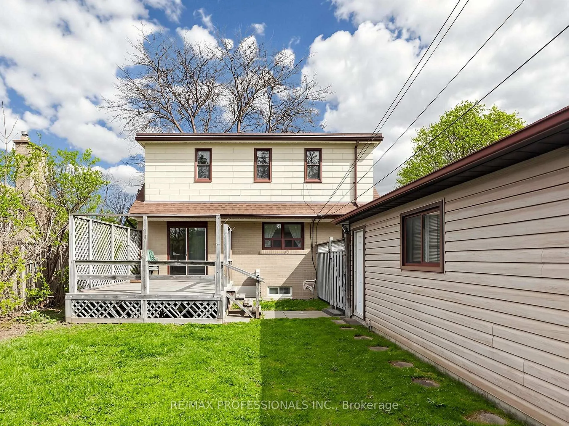 Photo 25 of 26 Henley Crescent, Etobicoke, Rexdale-Kipling — HOMEH