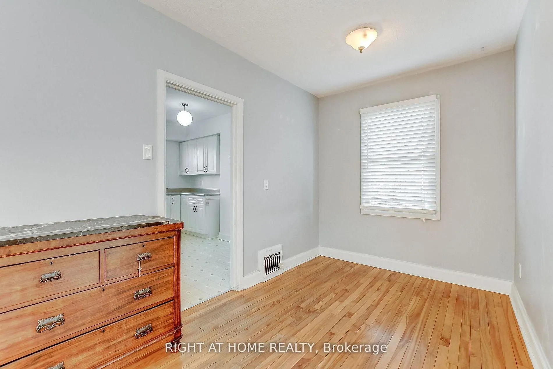 Photo 7 of 903 Normandy Crescent S, Ottawa, Carleton Heights — HOMEH