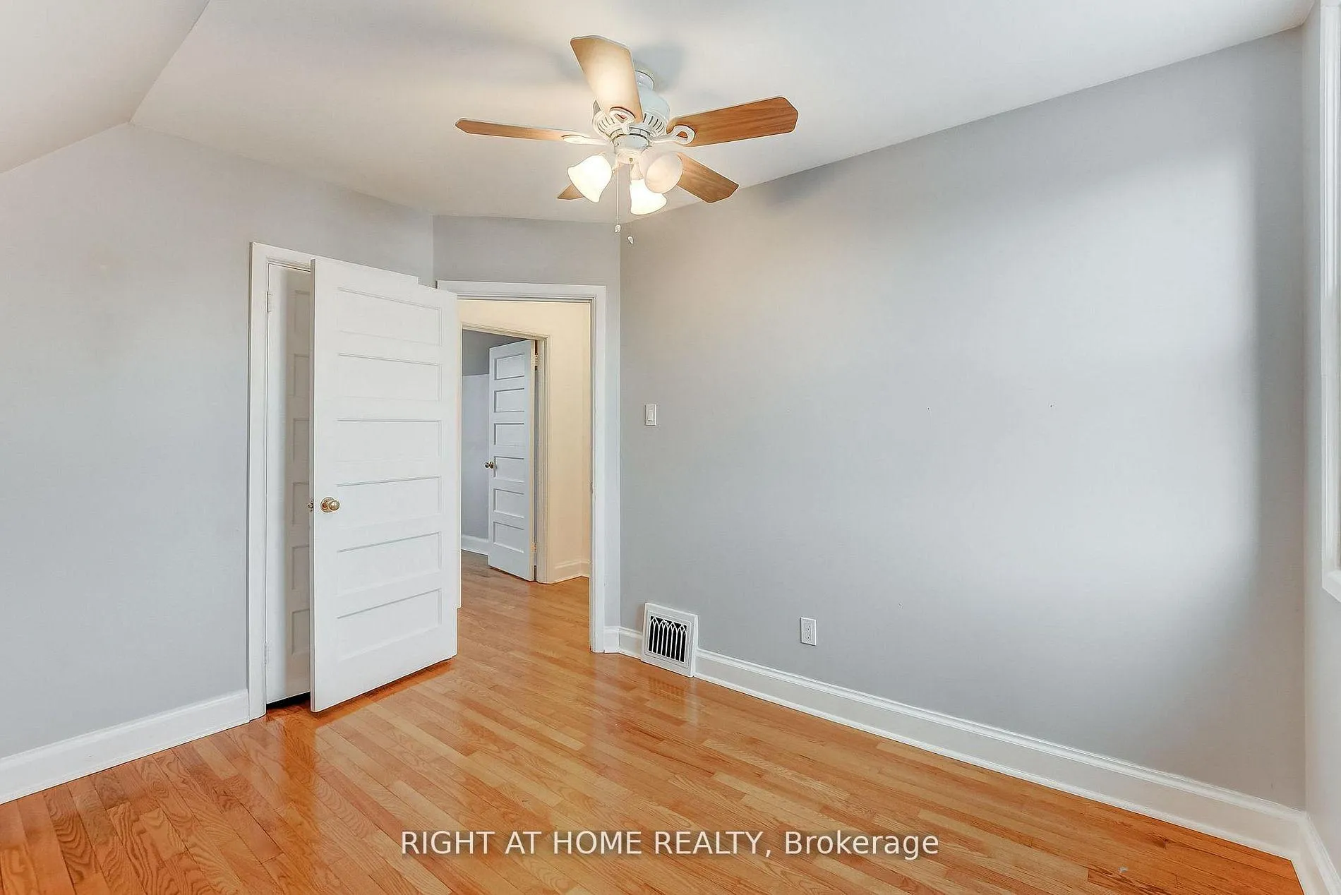 Photo 16 of 903 Normandy Crescent S, Ottawa, Carleton Heights — HOMEH