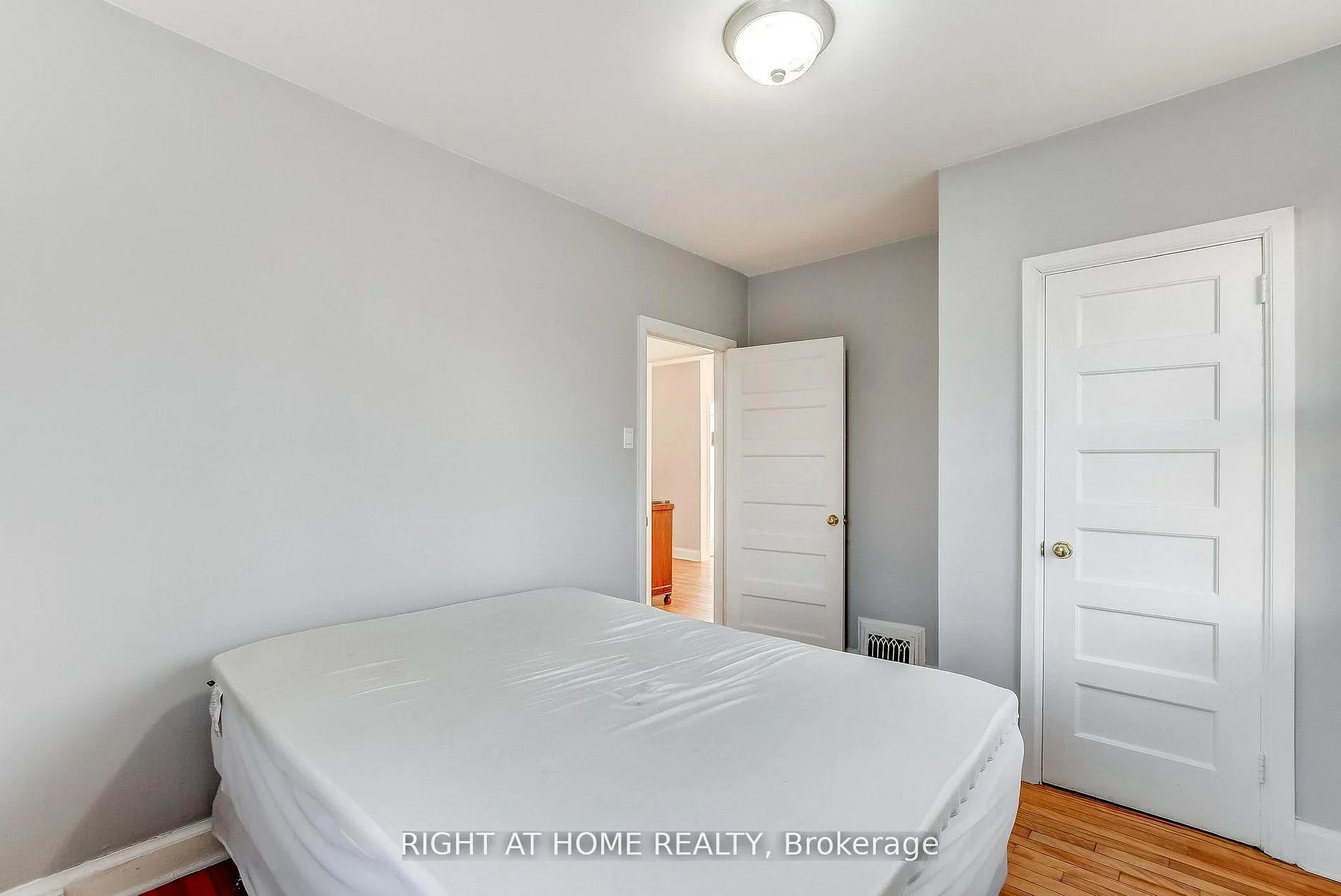 Photo 17 of 903 Normandy Crescent S, Ottawa, Carleton Heights — HOMEH