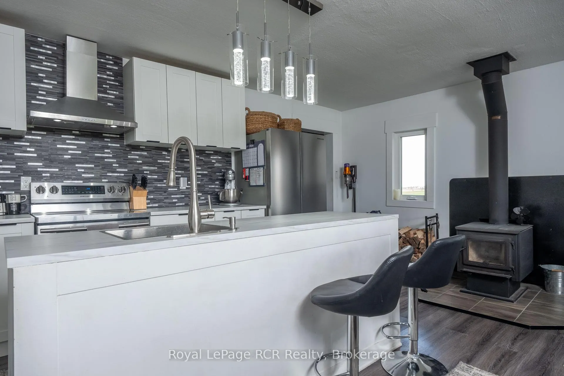 Photo 4 of 708 Concession 2, Kincardine — HOMEH