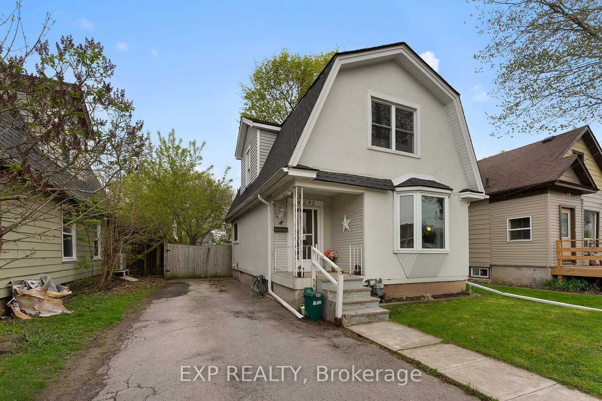 Photo 2 of 4292 Ferguson Street, Niagara Falls, Downtown — HOMEH