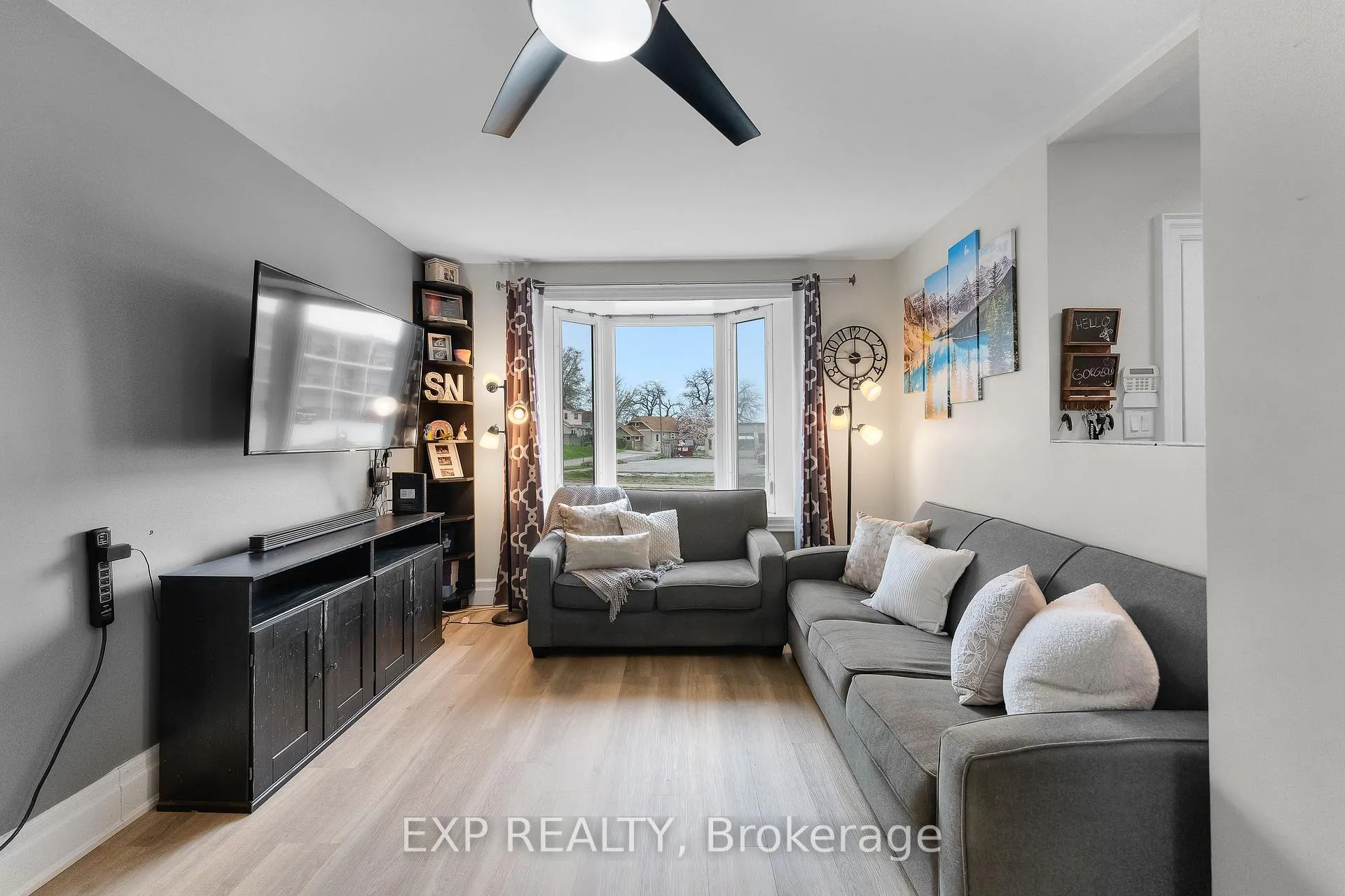 Photo 6 of 4292 Ferguson Street, Niagara Falls, Downtown — HOMEH