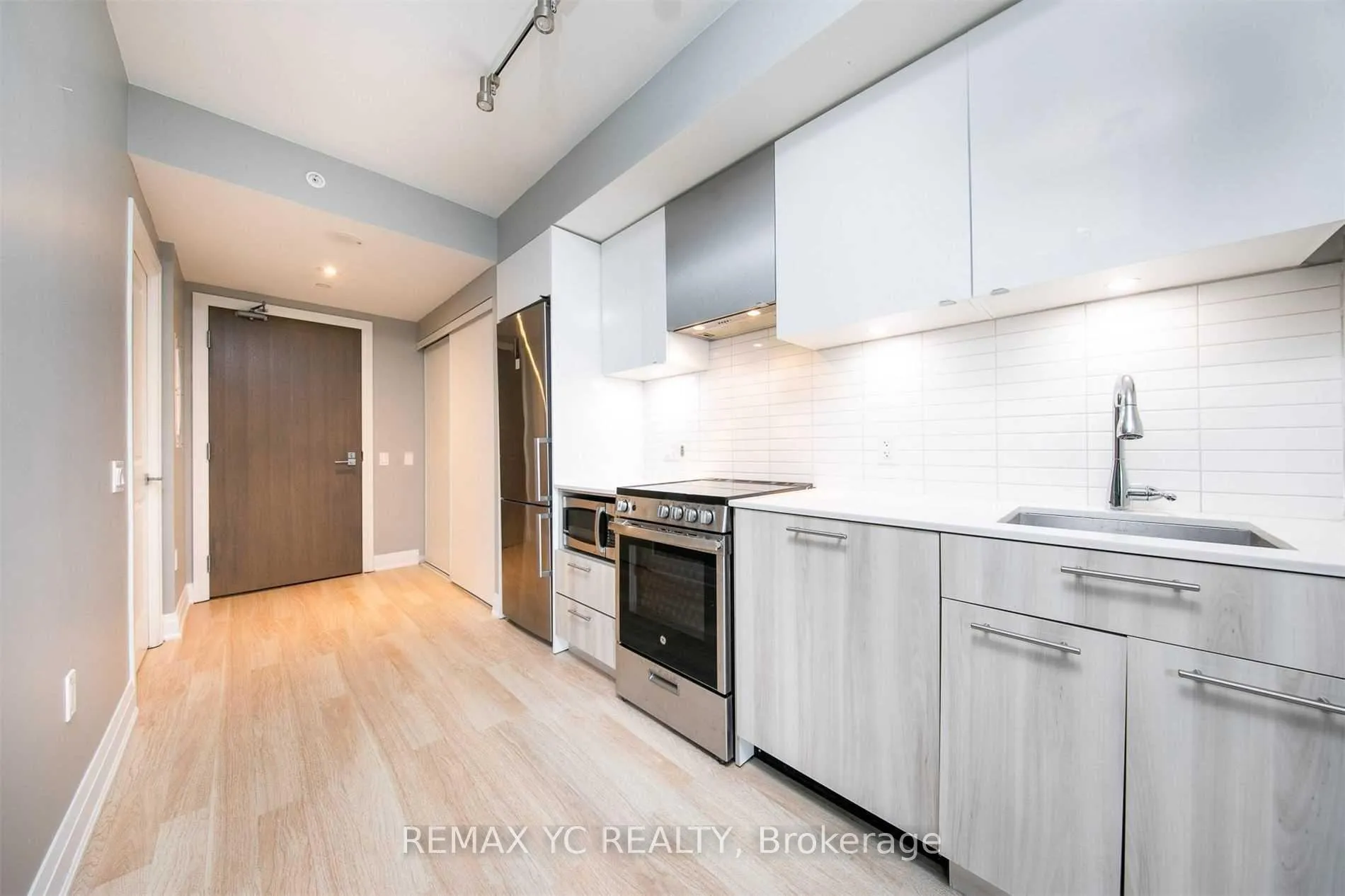 Photo 4 of Unit 806, 251 Jarvis Street, Toronto, Church-Yonge Corridor — HOMEH