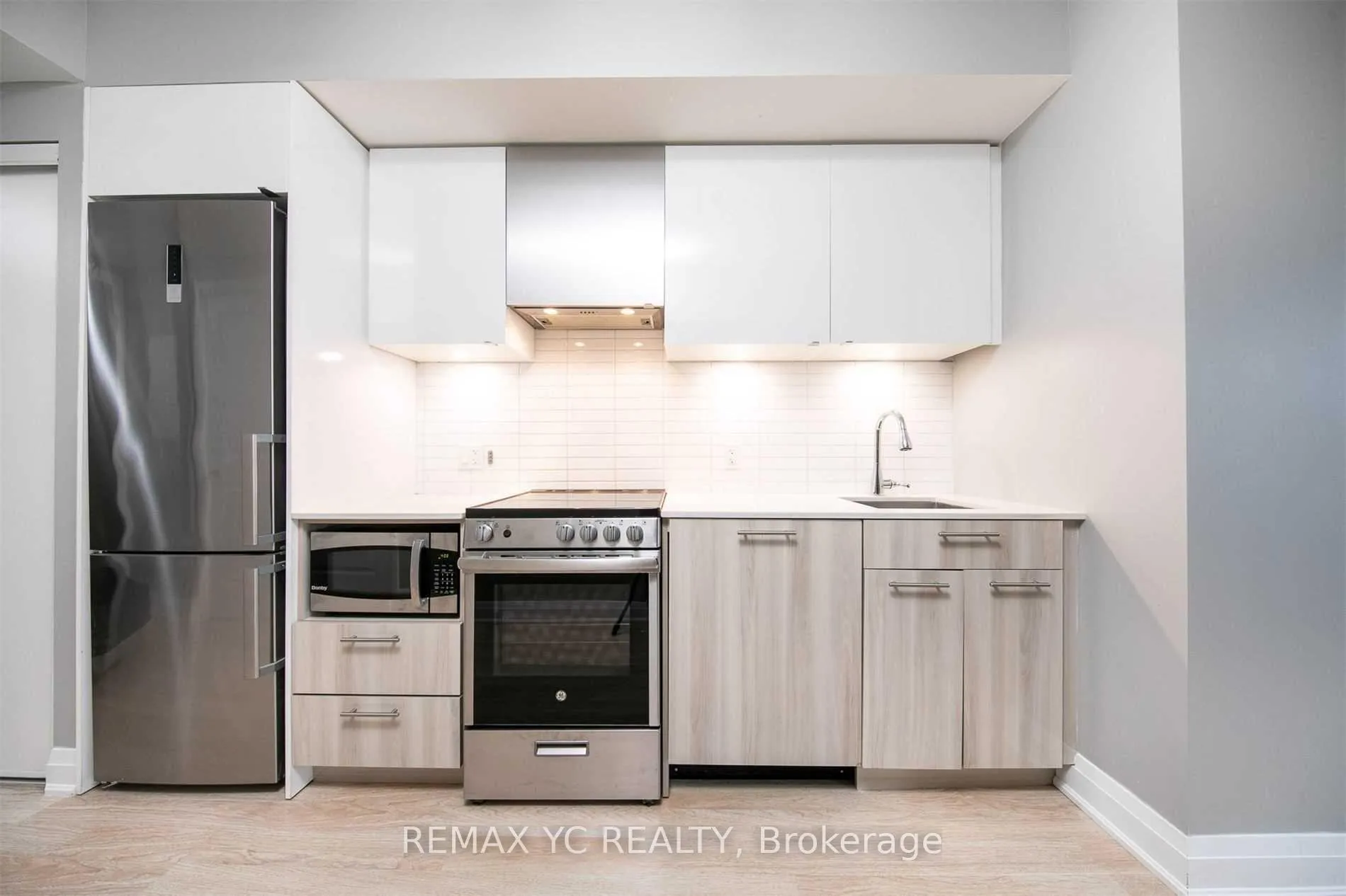 Photo 5 of Unit 806, 251 Jarvis Street, Toronto, Church-Yonge Corridor — HOMEH