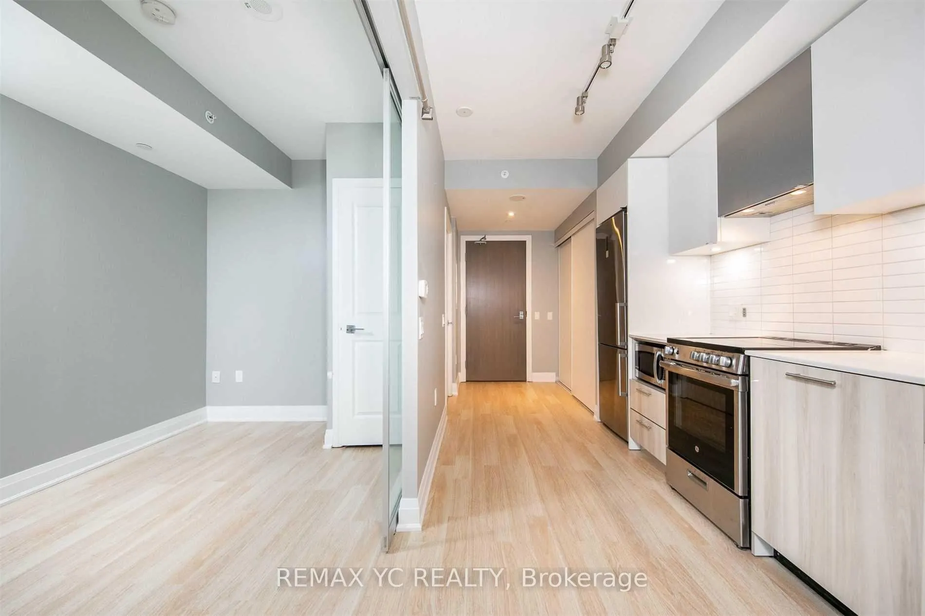 Photo 7 of Unit 806, 251 Jarvis Street, Toronto, Church-Yonge Corridor — HOMEH