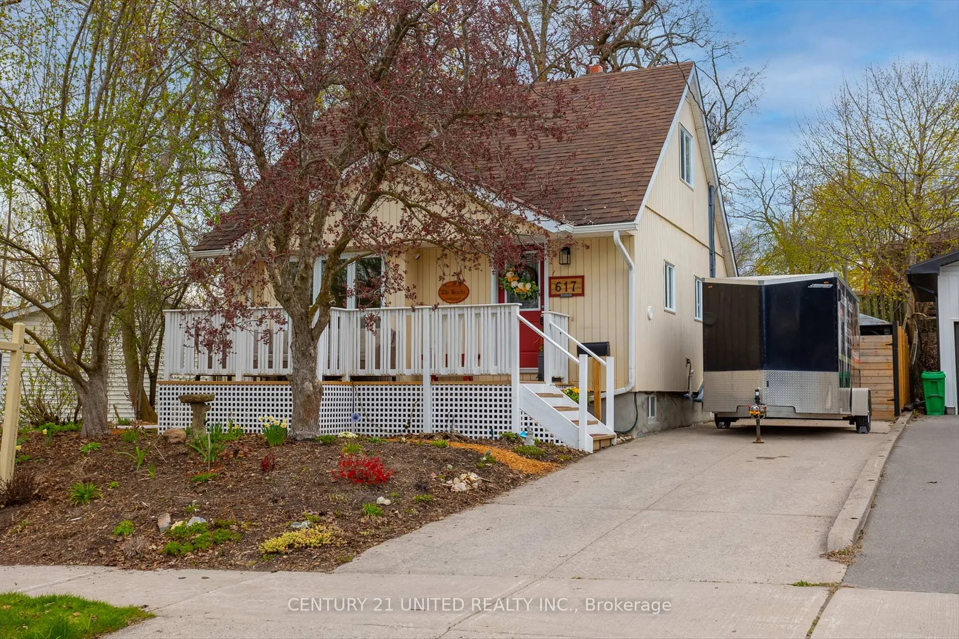 Photo 1 of 617 Simmons Avenue, Peterborough, Ashburnham Ward 4 — HOMEH