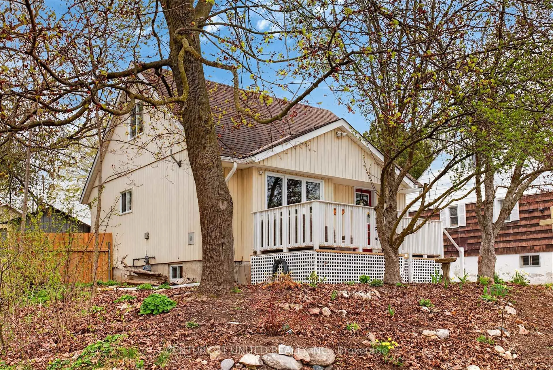 Photo 3 of 617 Simmons Avenue, Peterborough, Ashburnham Ward 4 — HOMEH