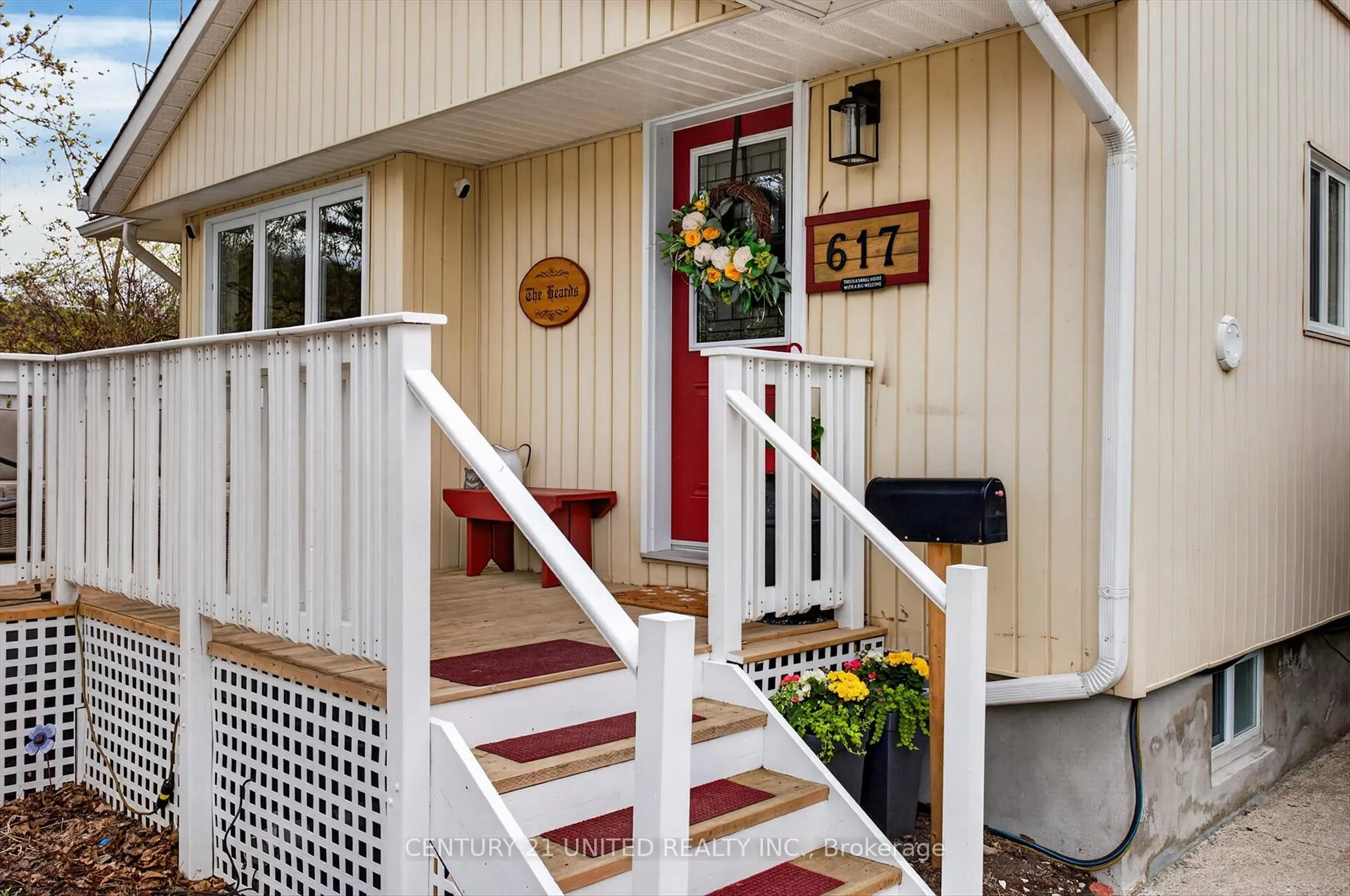 Photo 5 of 617 Simmons Avenue, Peterborough, Ashburnham Ward 4 — HOMEH