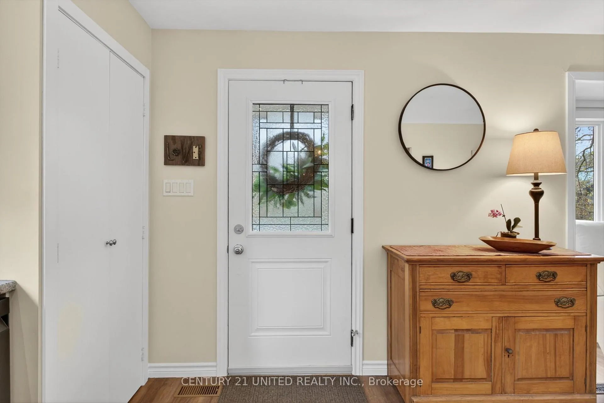 Photo 7 of 617 Simmons Avenue, Peterborough, Ashburnham Ward 4 — HOMEH