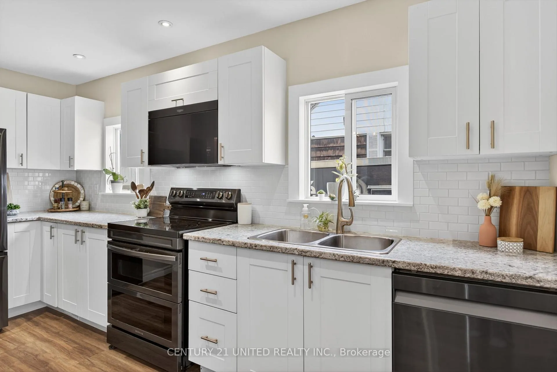 Photo 9 of 617 Simmons Avenue, Peterborough, Ashburnham Ward 4 — HOMEH