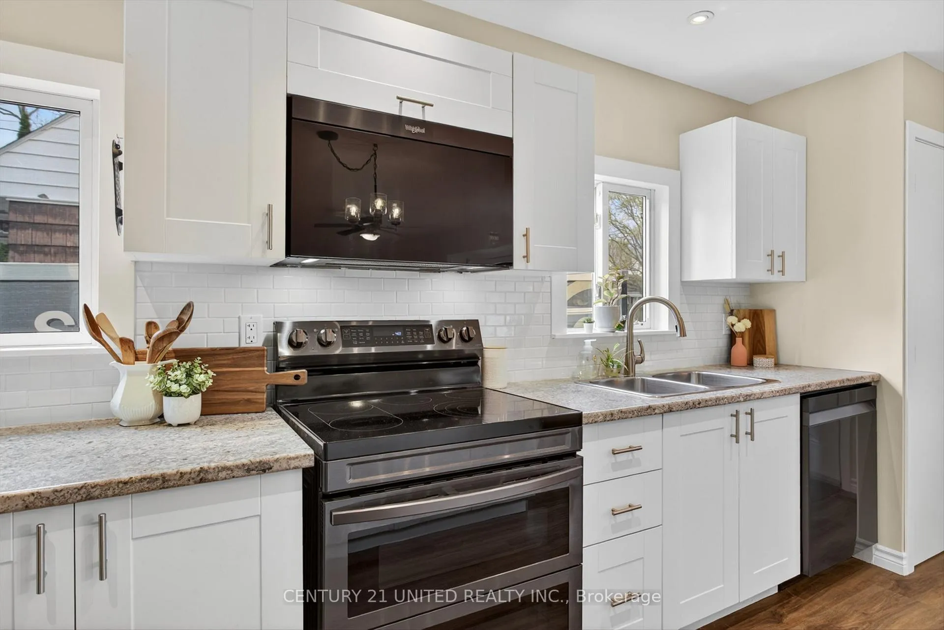 Photo 10 of 617 Simmons Avenue, Peterborough, Ashburnham Ward 4 — HOMEH