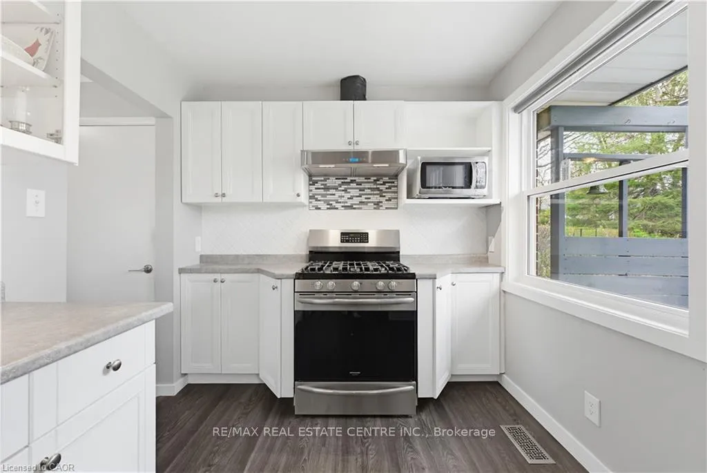 Photo 3 of 147 Churchill Drive, Cambridge — HOMEH