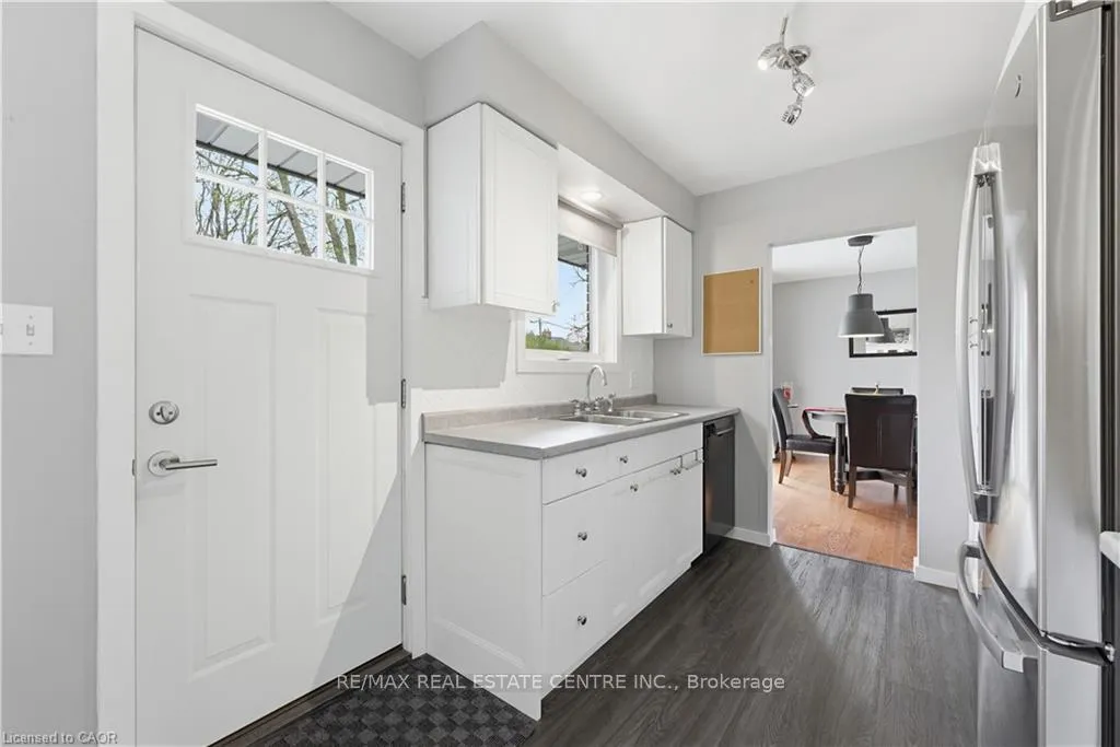 Photo 5 of 147 Churchill Drive, Cambridge — HOMEH