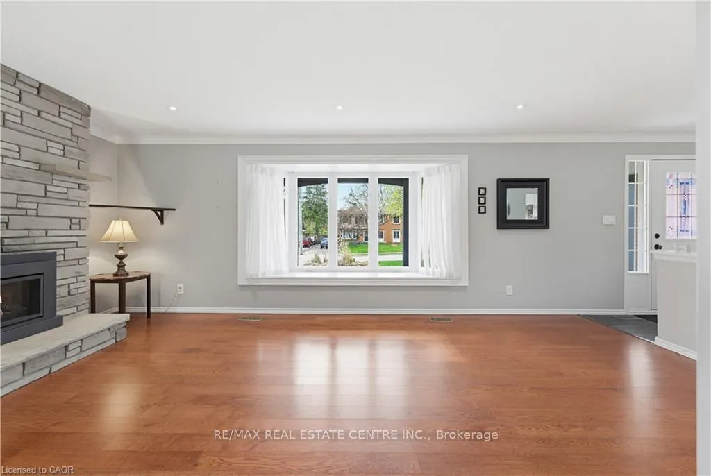 Photo 7 of 147 Churchill Drive, Cambridge — HOMEH