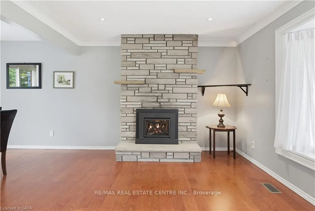 Photo 8 of 147 Churchill Drive, Cambridge — HOMEH