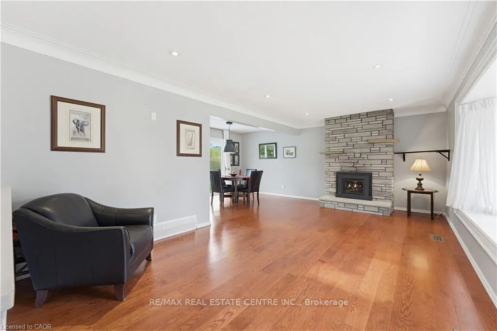 Photo 10 of 147 Churchill Drive, Cambridge — HOMEH