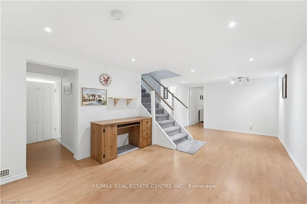Photo 19 of 147 Churchill Drive, Cambridge — HOMEH