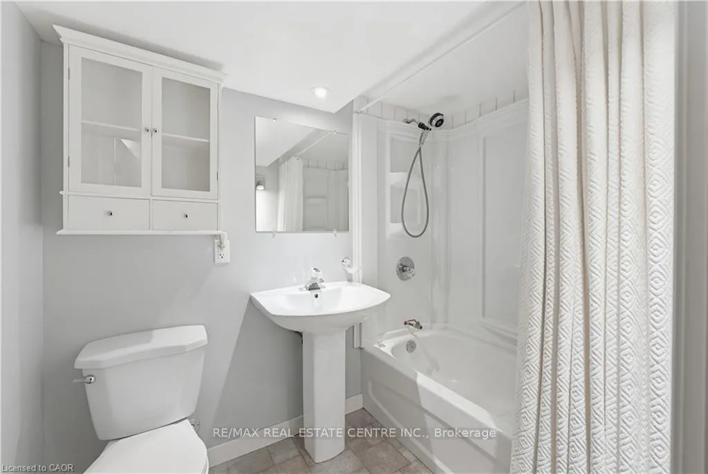 Photo 22 of 147 Churchill Drive, Cambridge — HOMEH