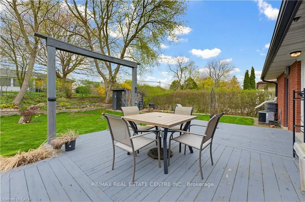 Photo 25 of 147 Churchill Drive, Cambridge — HOMEH