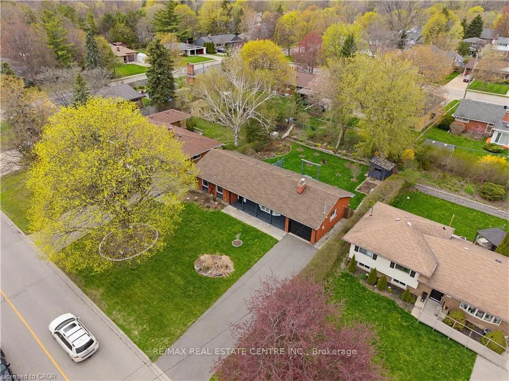 Photo 32 of 147 Churchill Drive, Cambridge — HOMEH