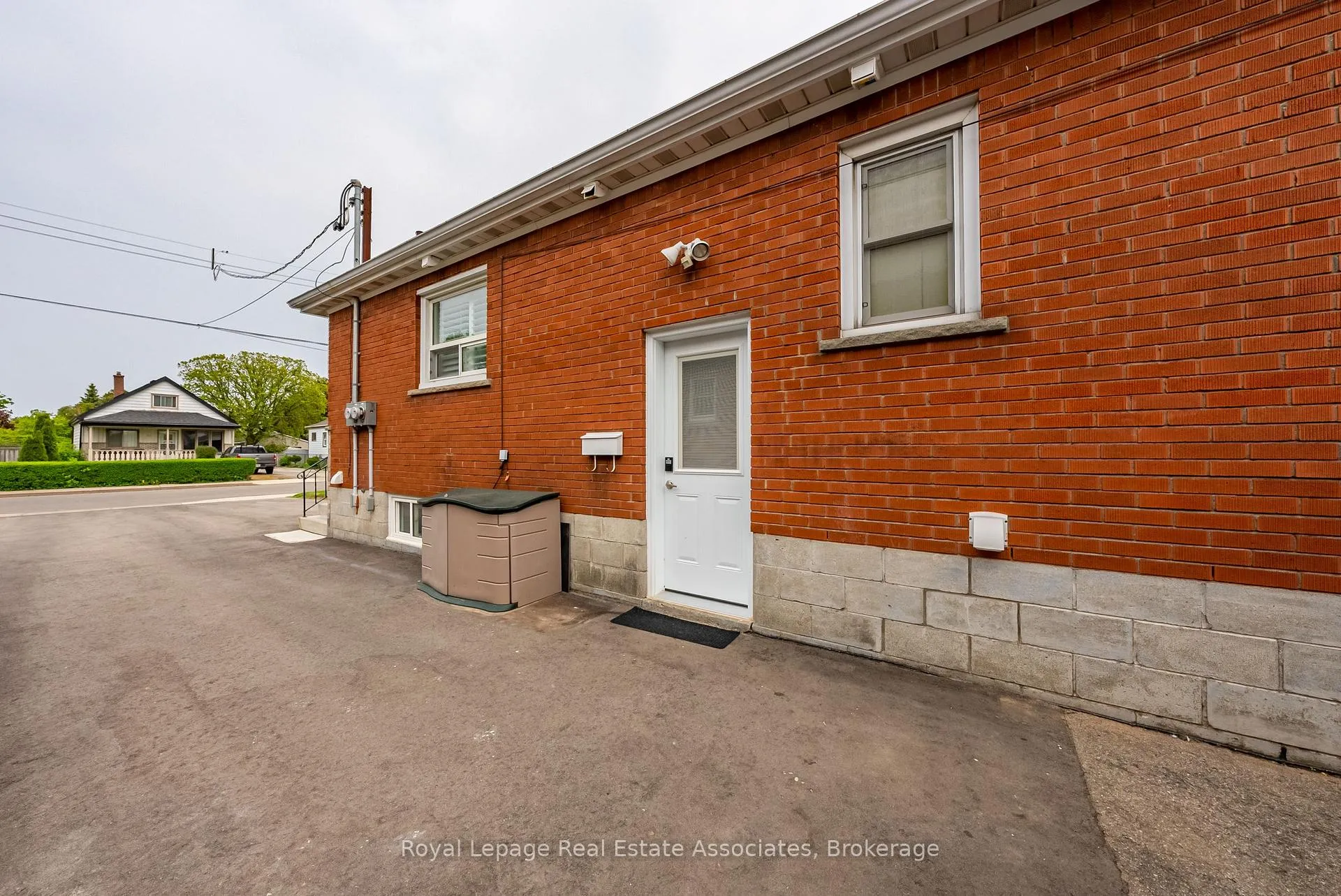 Photo 2 of Unit Lower Level, 88 South Bend Road, Hamilton, Balfour — HOMEH