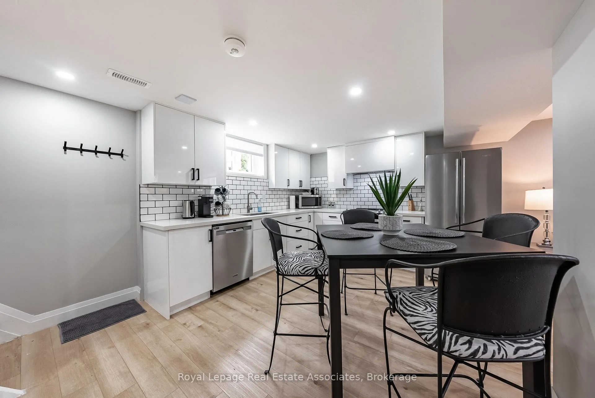 Photo 5 of Unit Lower Level, 88 South Bend Road, Hamilton, Balfour — HOMEH