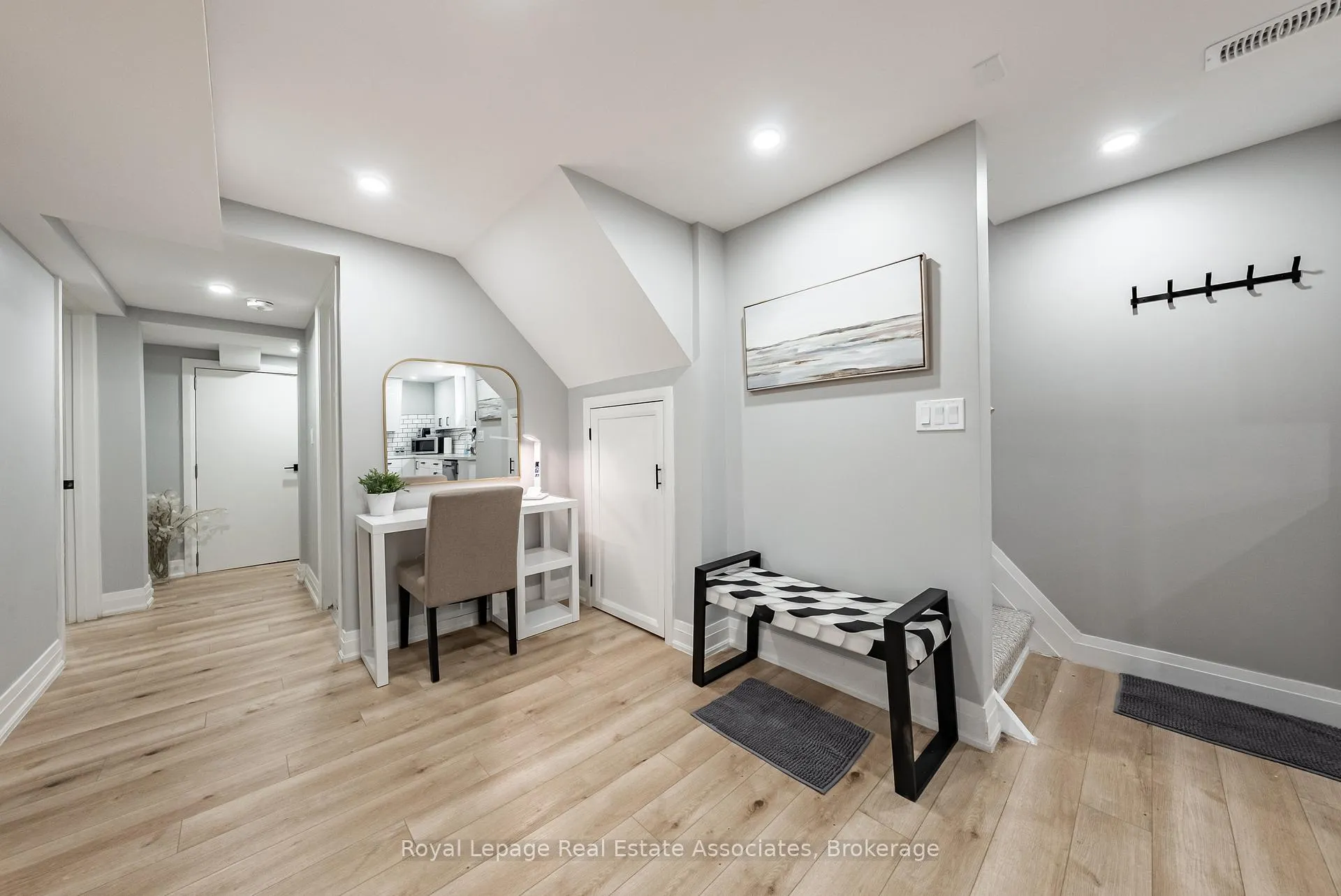 Photo 12 of Unit Lower Level, 88 South Bend Road, Hamilton, Balfour — HOMEH