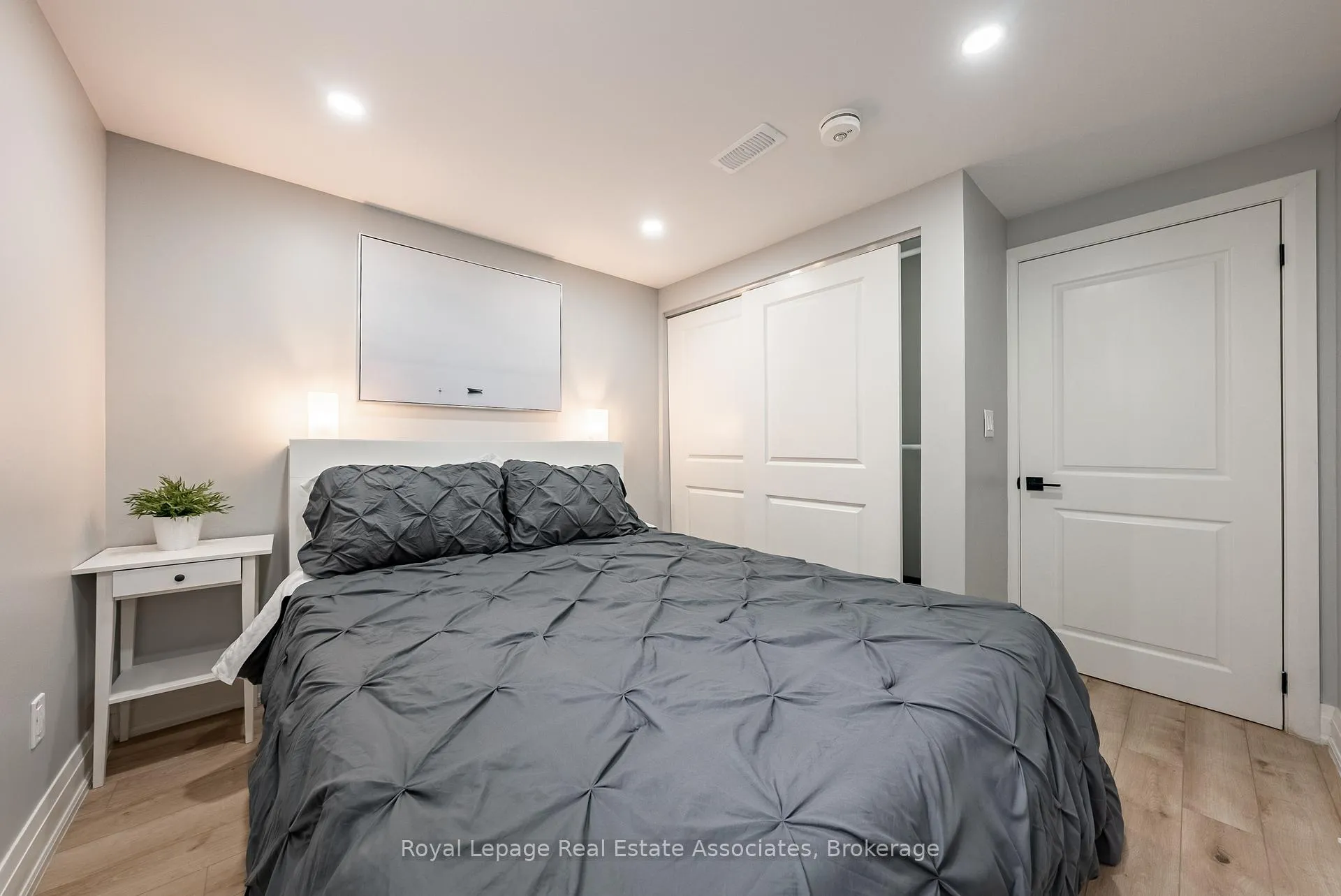 Photo 13 of Unit Lower Level, 88 South Bend Road, Hamilton, Balfour — HOMEH