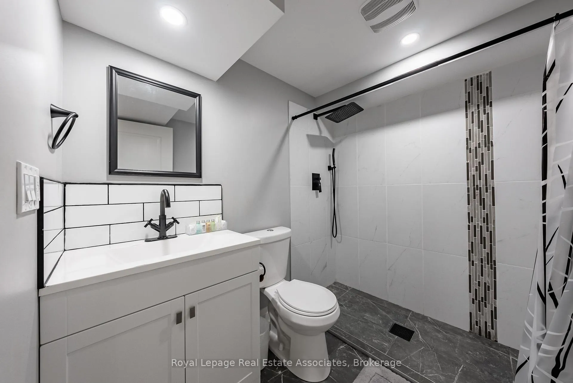 Photo 15 of Unit Lower Level, 88 South Bend Road, Hamilton, Balfour — HOMEH