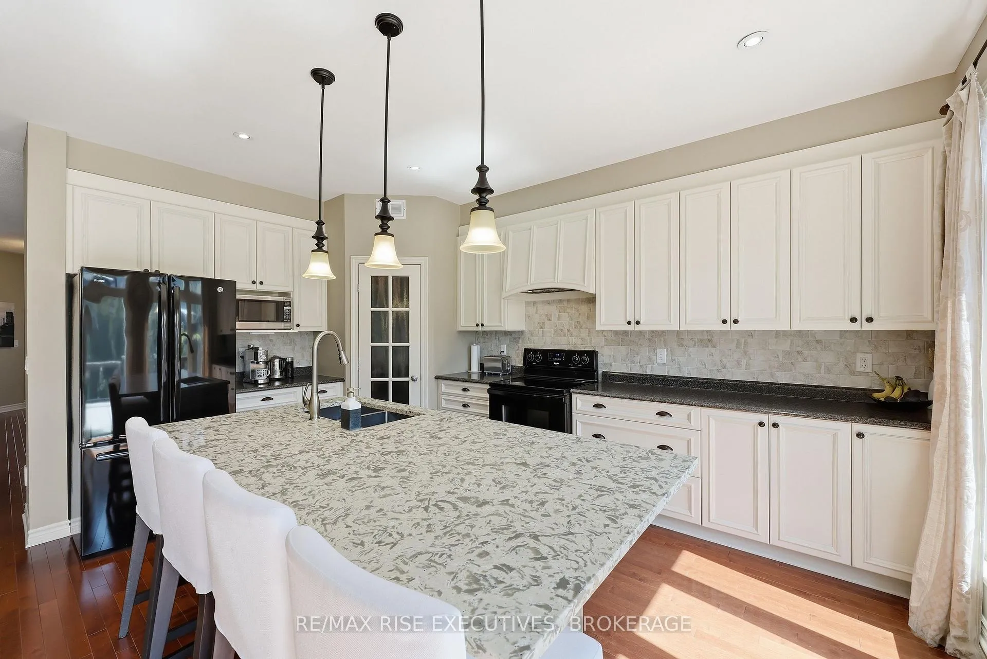 Photo 14 of 1365 Waterside Way, Kingston, Kingston East (Incl Barret Crt) — HOMEH