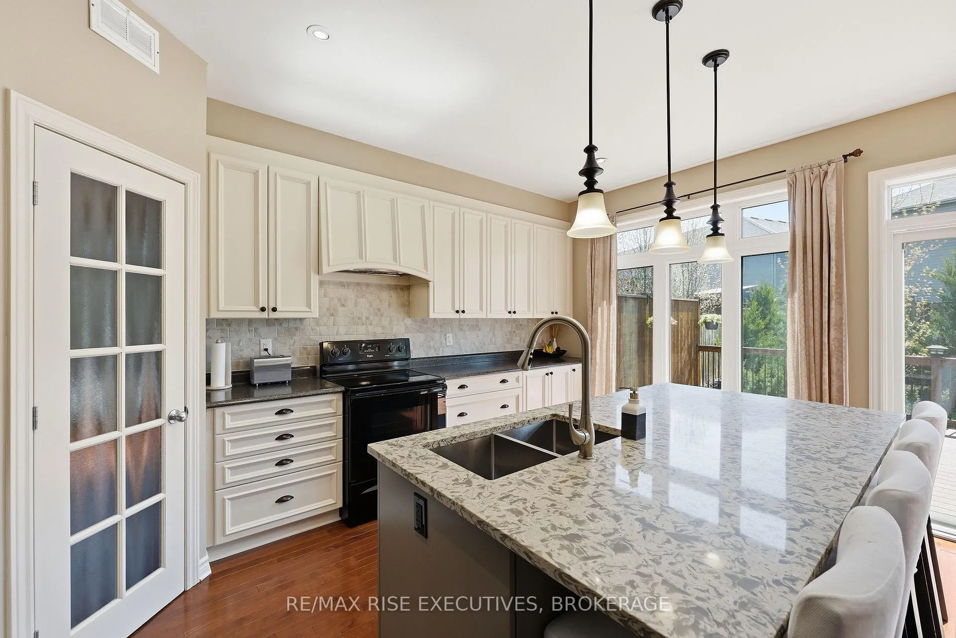 Photo 17 of 1365 Waterside Way, Kingston, Kingston East (Incl Barret Crt) — HOMEH