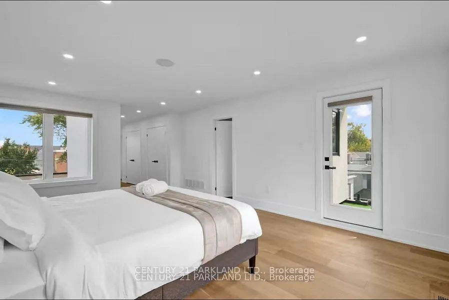Photo 24 of 978 Carlaw Avenue, Toronto, Broadview North — HOMEH