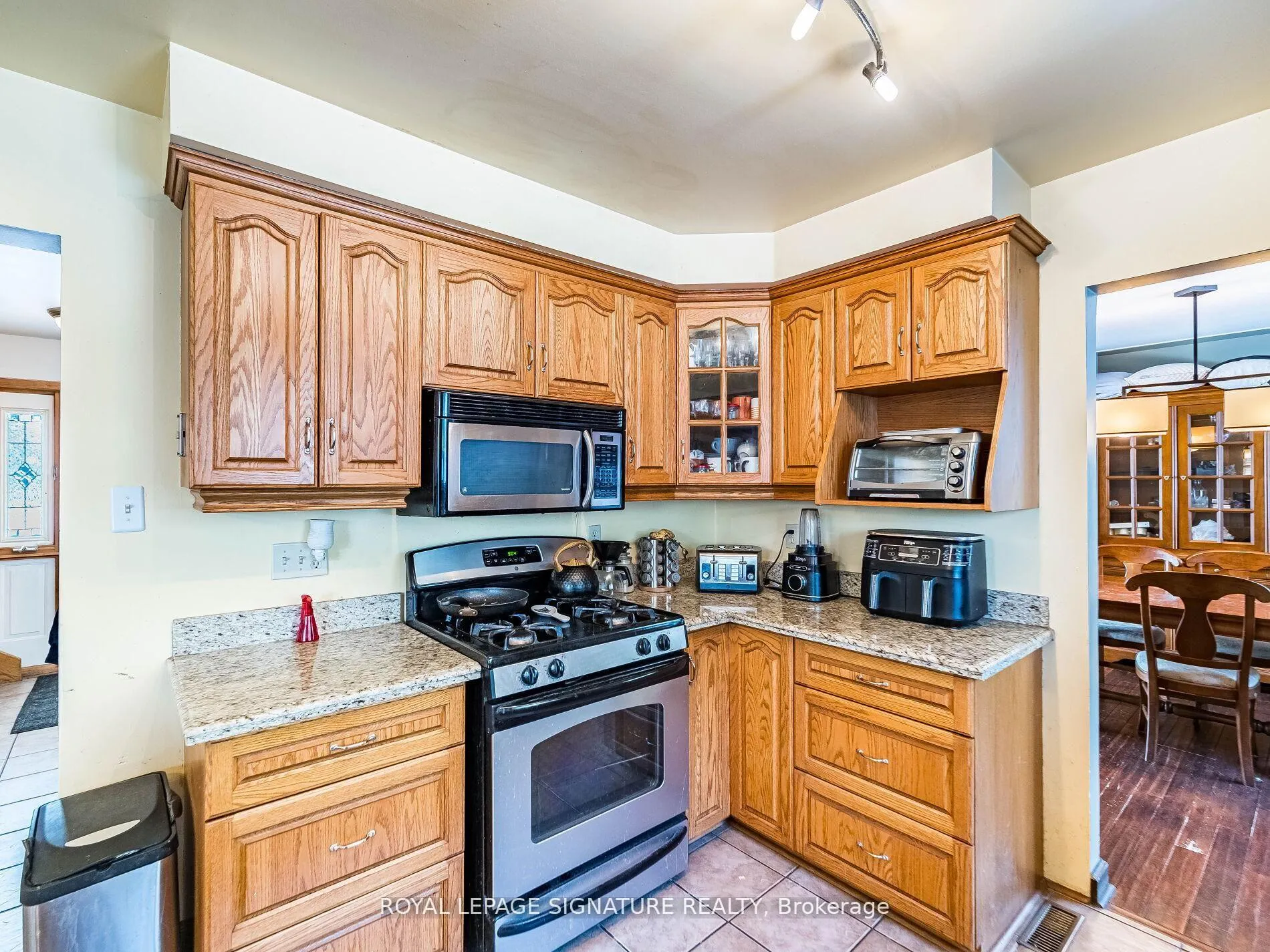 Photo 15 of 16 Alderwood Crescent, Cambridge — HOMEH