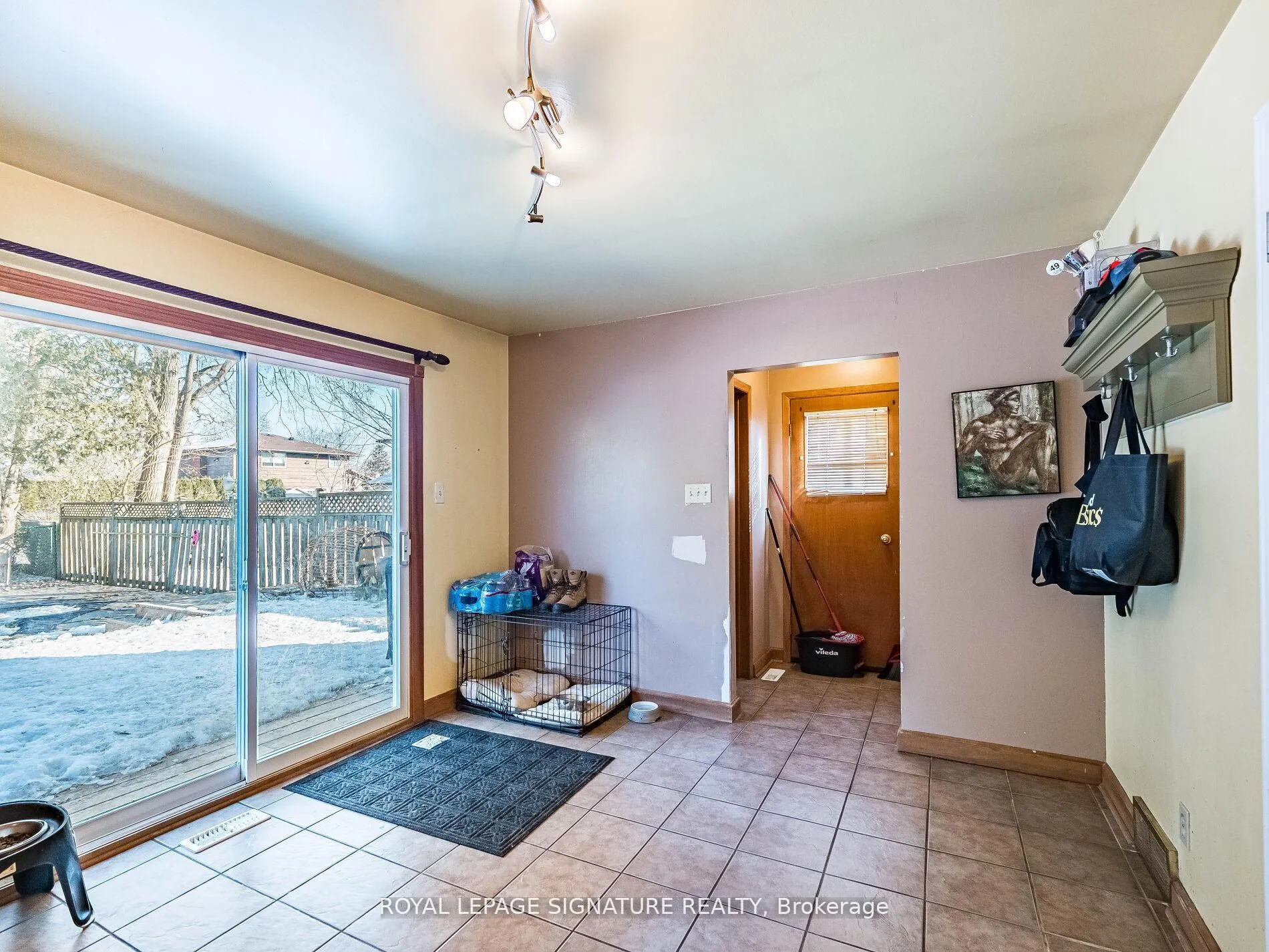 Photo 17 of 16 Alderwood Crescent, Cambridge — HOMEH
