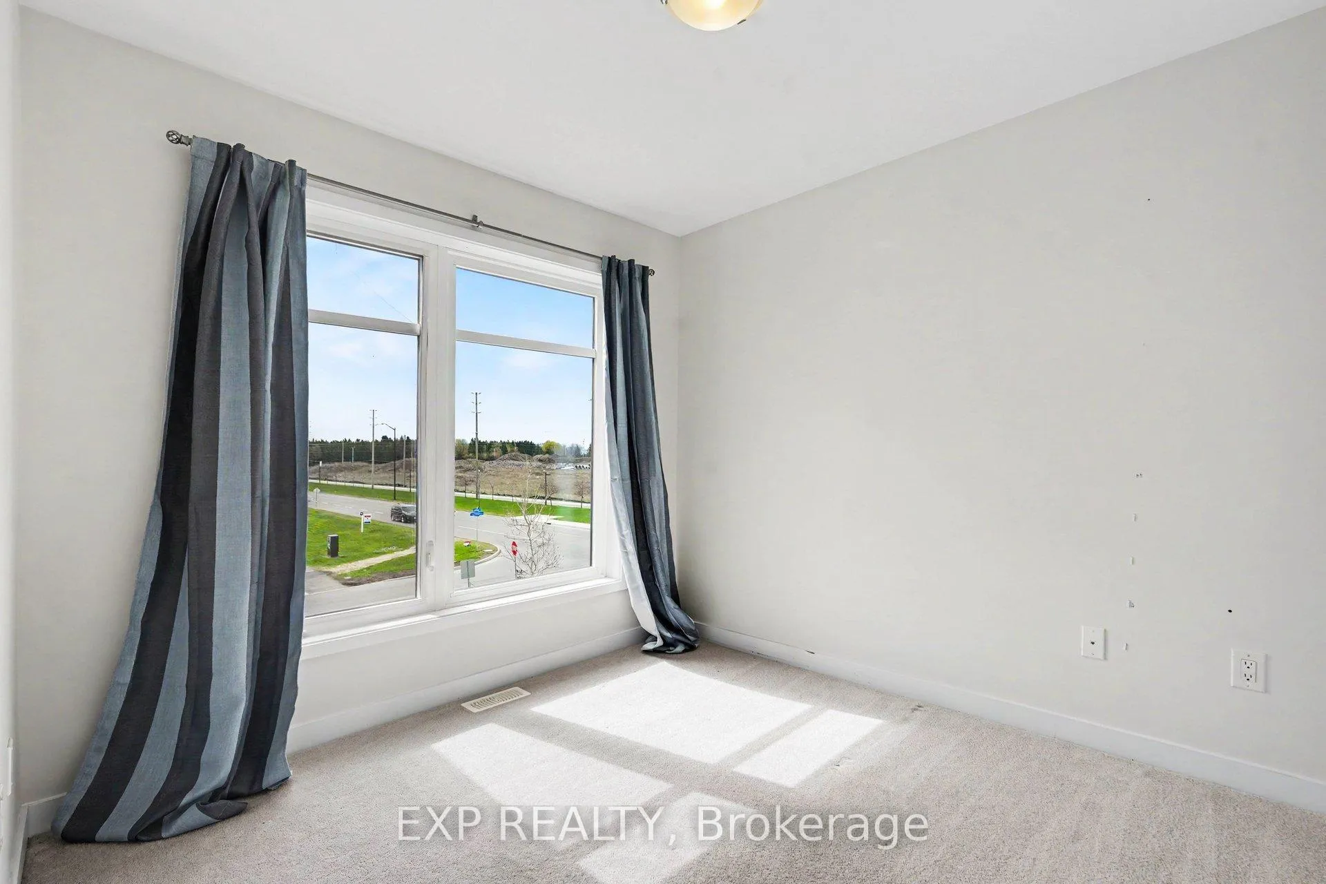 Photo 16 of 82 Franchise Private, Ottawa, Kanata - Emerald Meadows/Trailwest — HOMEH