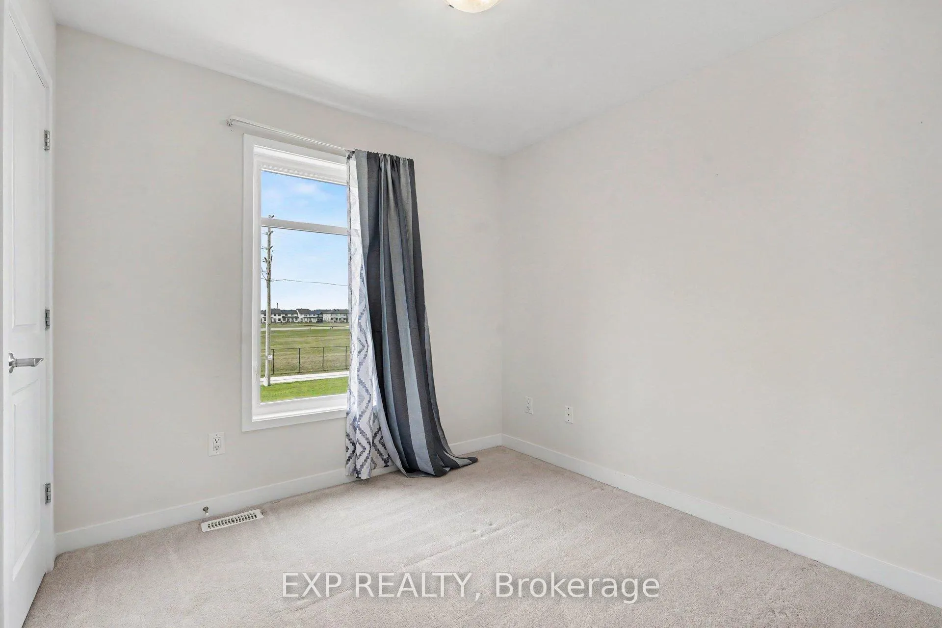 Photo 18 of 82 Franchise Private, Ottawa, Kanata - Emerald Meadows/Trailwest — HOMEH