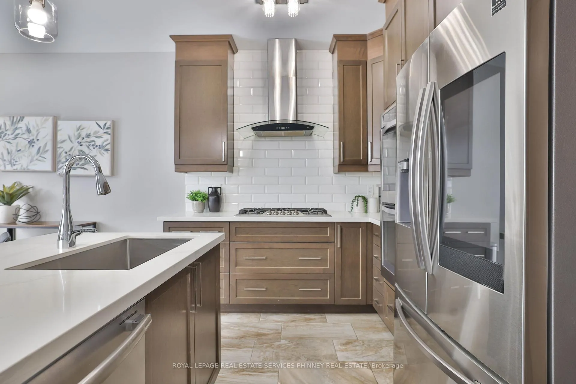 Photo 10 of 15 Cutts Crescent, Hamilton, Binbrook — HOMEH