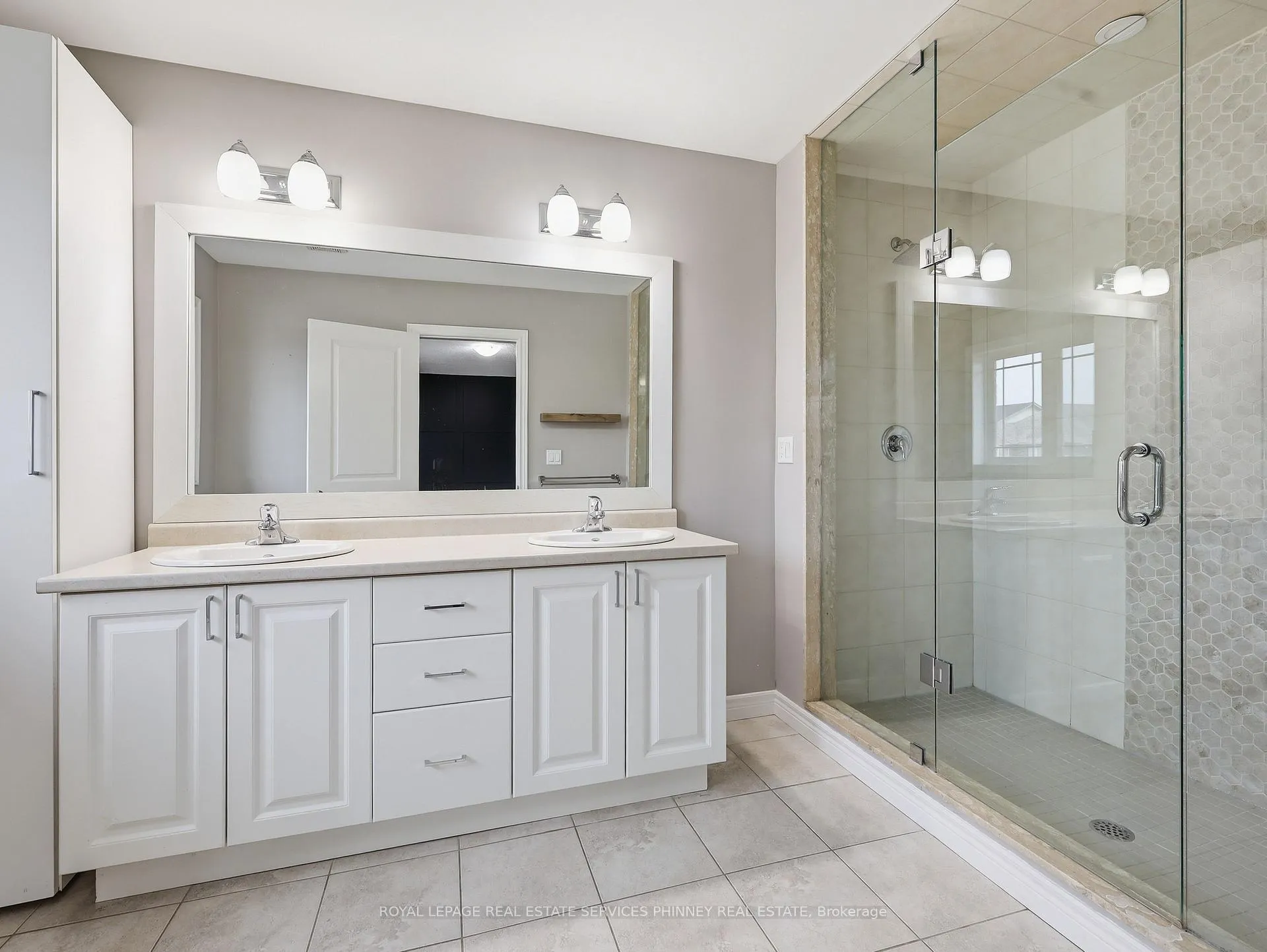 Photo 16 of 15 Cutts Crescent, Hamilton, Binbrook — HOMEH